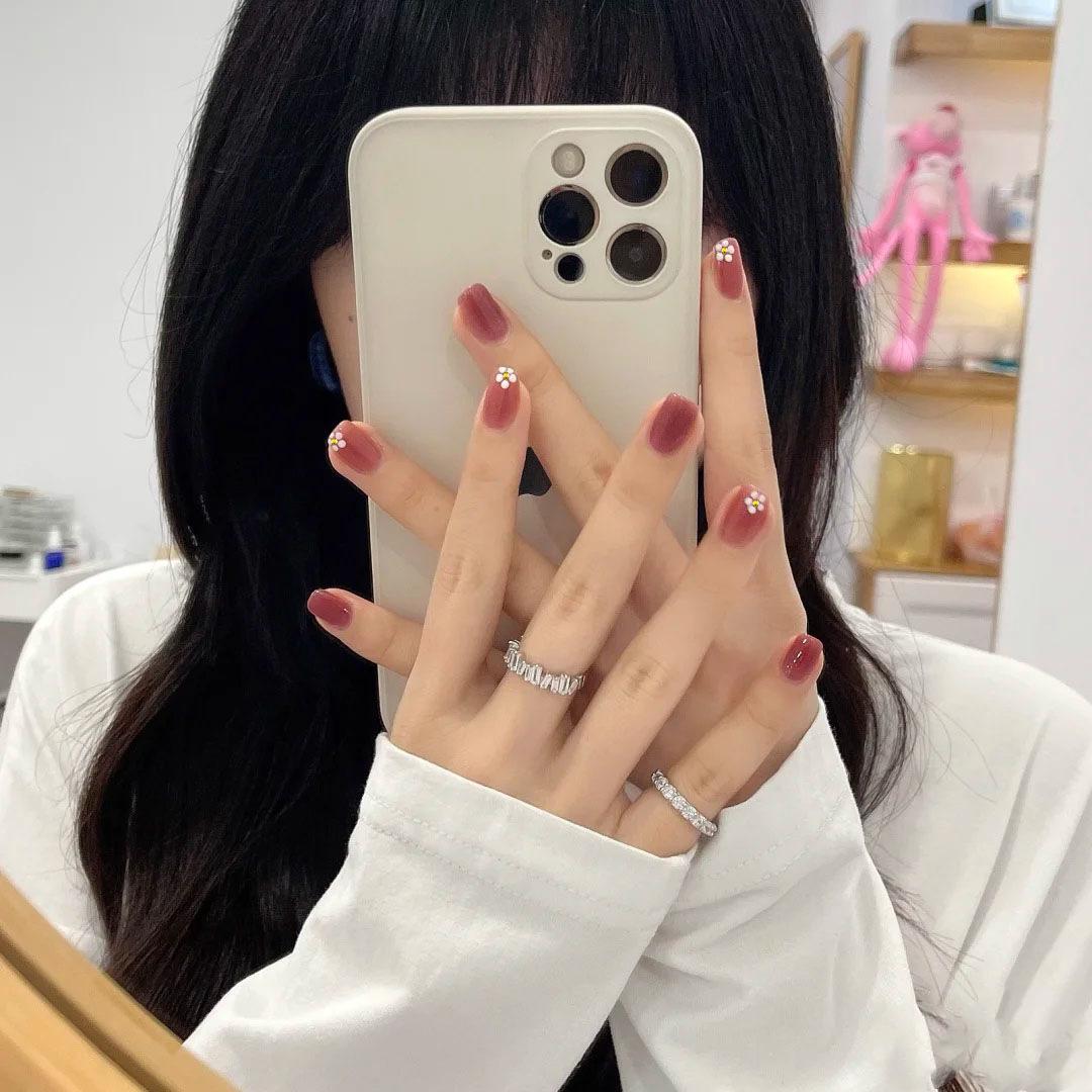 

24-Piece Box: Short Red Grapefruit Floral Press-On Removable Fake Nails