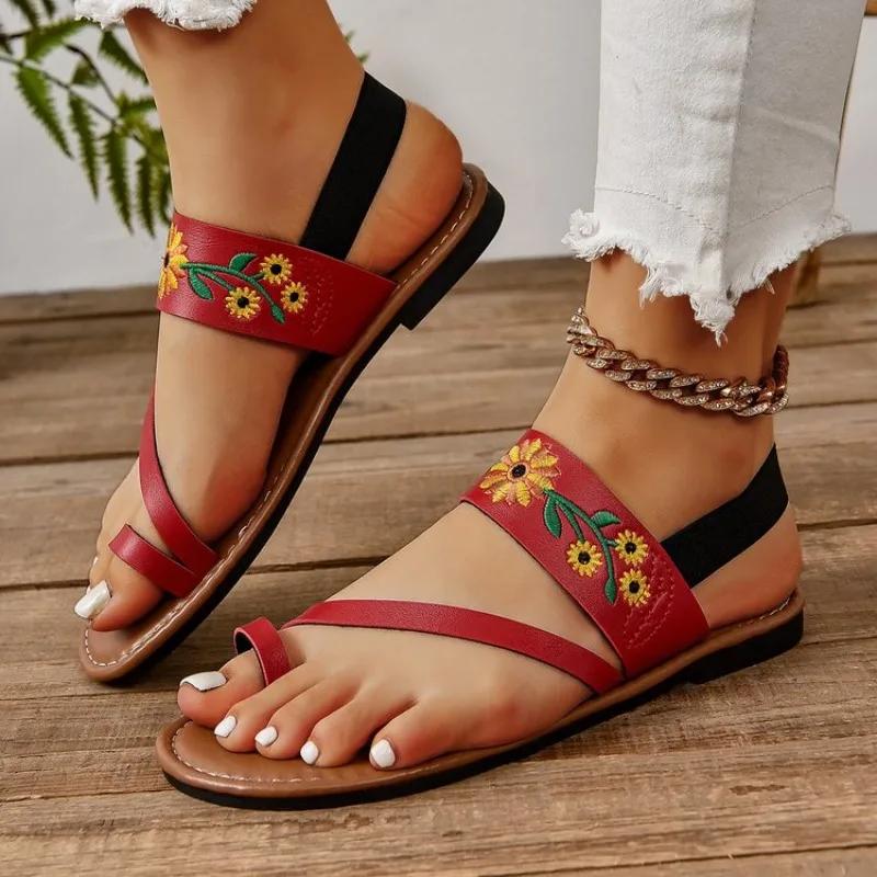 2025 New Ladies Shoes Pinch Toe Women's Sandals Embroidered Summer Plus Size Beach Light Soft Bottom Flat Sandals