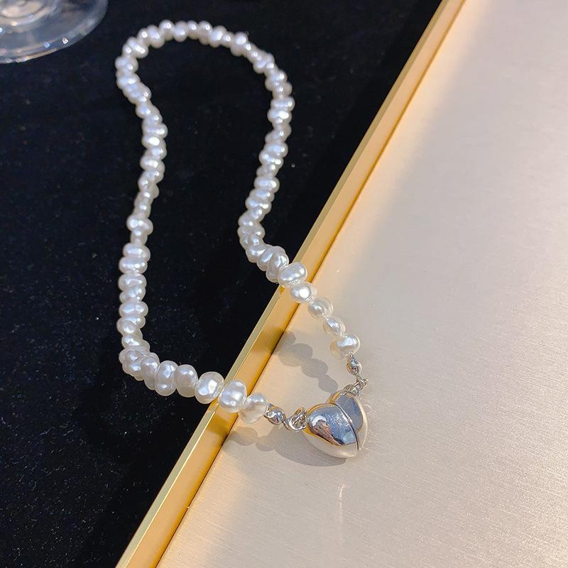 Baroque Pearl Necklace Women's Niche Light Luxury Versatile Love Beaded Collarbone Chain Temperament Pendant Wind