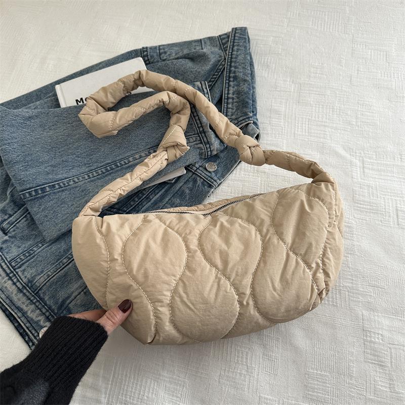 2025 Retro Shoulder Bag Winter Women's Messenger Bag Versatile Fashion Large Capacity Casual Nylon Dumpling Bag