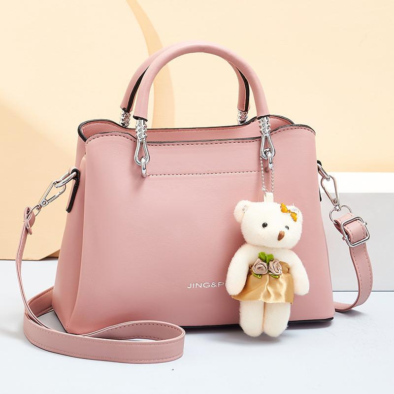 

2023 New Fashion Casual Shoulder Bag For Women Large Capacity Soft Pu Leather Multiple Layers Bear Pendant Women s Handbag White рожевий