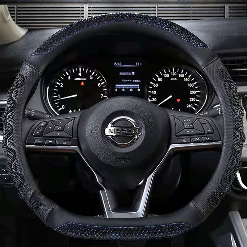 D Shape Steering Wheel Cover PU Leather for Nissan Rogue /Rogue Sport 2016 2017 2018   X-Trail 2017- Car Styling