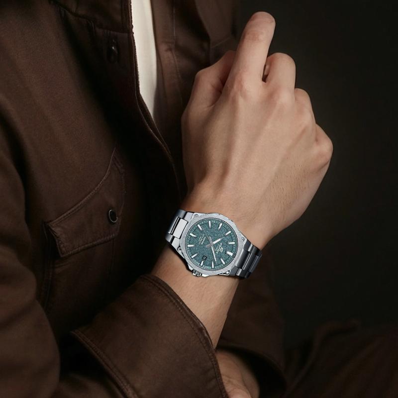 

CASIO G-SHOCK series 100 meters waterproof fashion Quartz Steel Strap same style for men and women green dial EFR-S108DE-3A синій