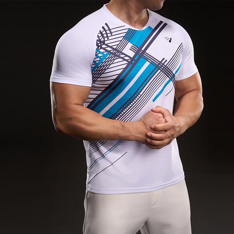 T-shirt a maniche corte sottile in seta ghiaccio da uomo, ampia, casual, sportiva, senza cuciture, taglie forti, top da uomo, abbigliamento fresco ad asciugatura rapida