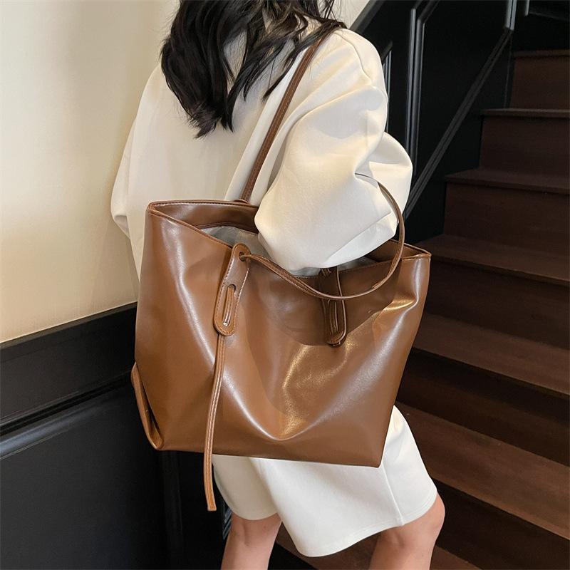 Large Capacity Tote Bag for Women Shoulder Bags Versatile Simple Shopping Bags Designer Bag Class Bag for Girl Bolsos De Mujer
