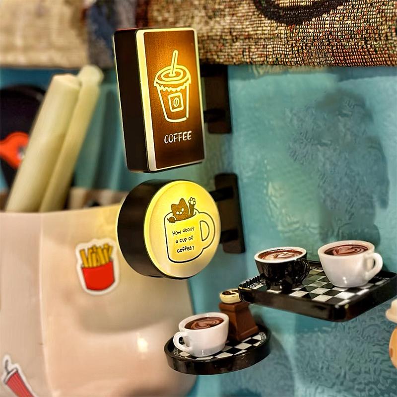 Aimant Réfrigérateur Coin Café Rétro Aimant Frigo Lumineux Maison Magnétique Panneau Perforé Miniature Décoration Lumineuse Magasin de Café