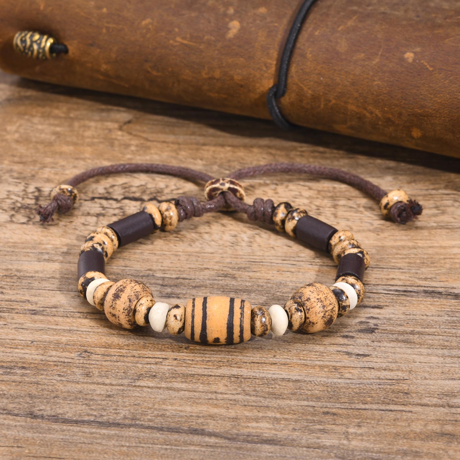 

Fishbone beaded bracelet, suitable for men and women, retro ethnic style triple beaded bracelet, adjustable jewelry BL-428