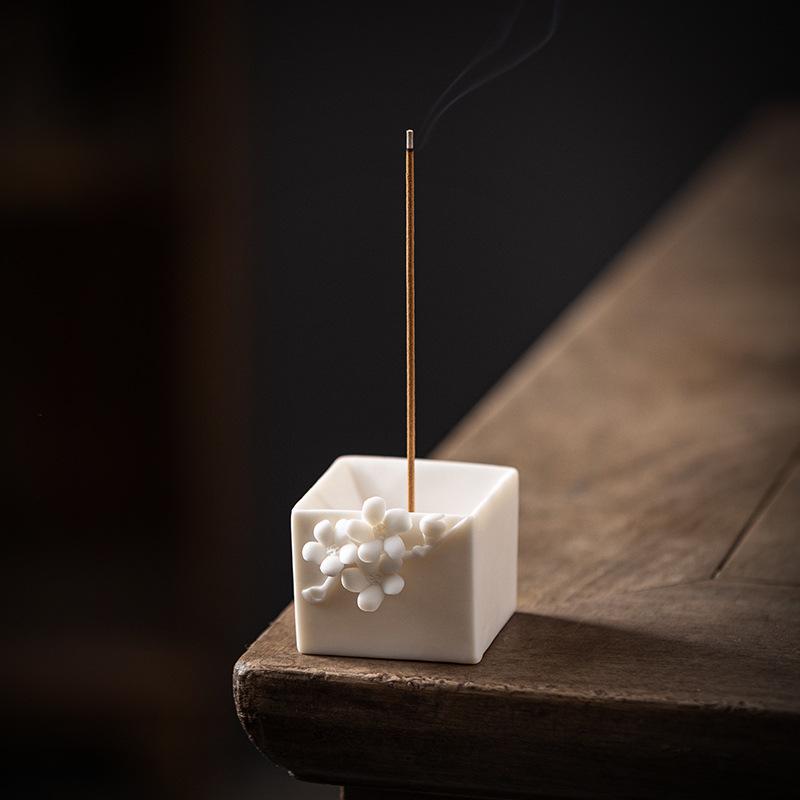 Creative Handmade Pinched Plum Blossom Line Incense Burner Tea Table White Porcelain Incense Table Incense Seat Vertical Incense Insert Small Ornament