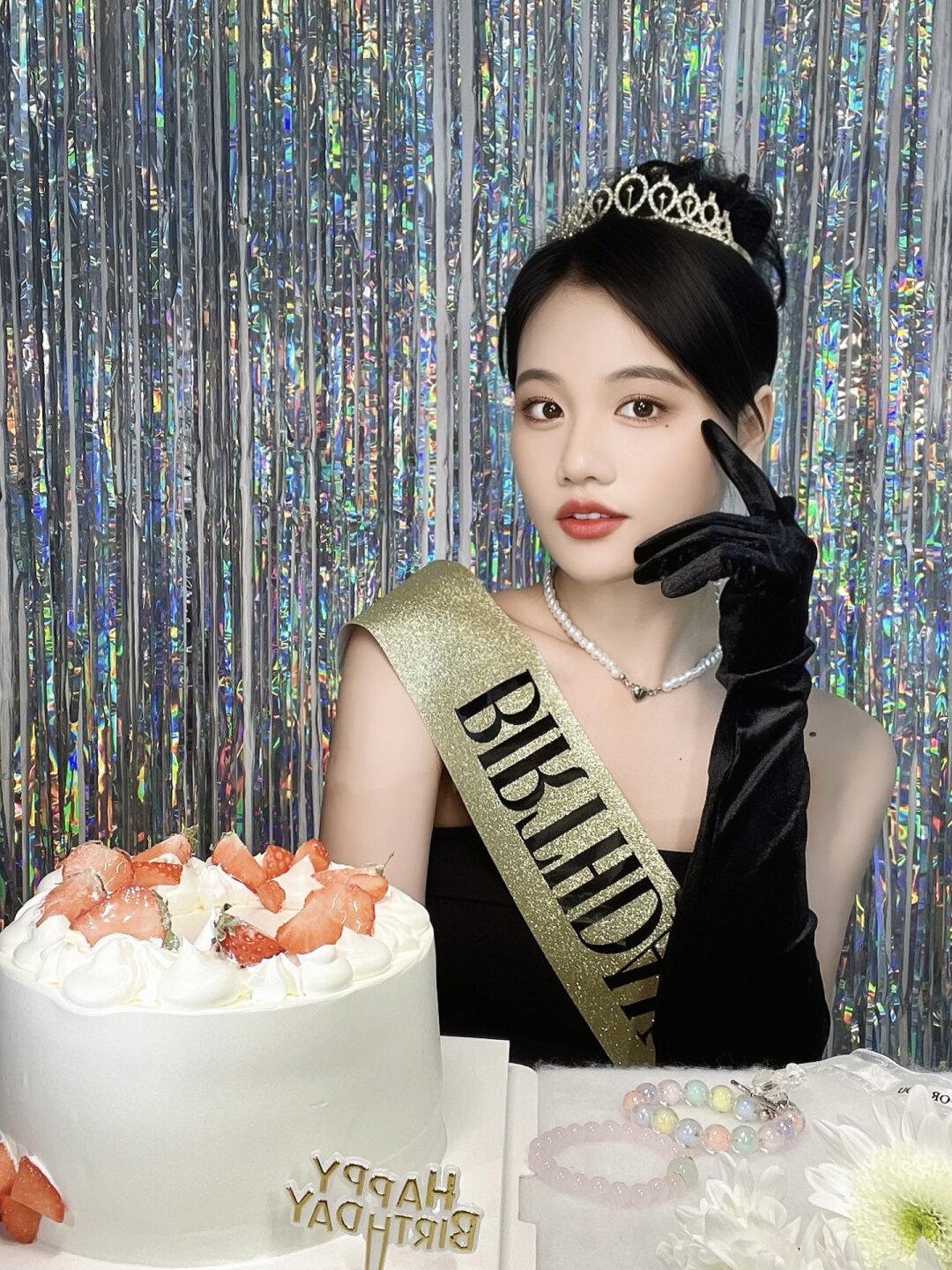 Набор  Пояс и Корона на 18-летие  - Реквизит для Фотосессии и Украшение для Вечеринки Девочки