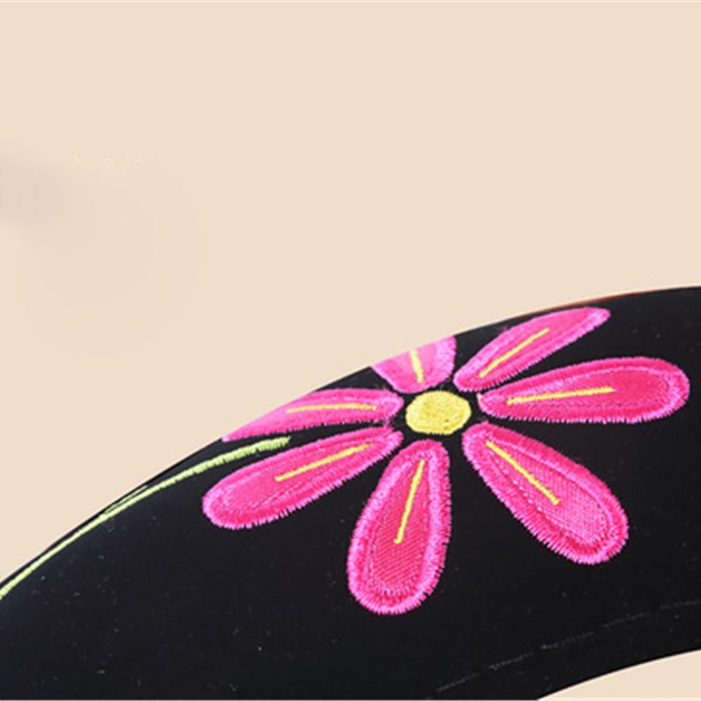 Universal 38cm Butterfly Flower Embroidery Car SUV Interior Steering Wheel Cover