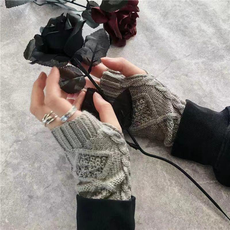 New Style Women Female Girl Mittens Knitted Arm Half Finger Warm Winter Mittens Soft Warm Mitten Women Guante for Write