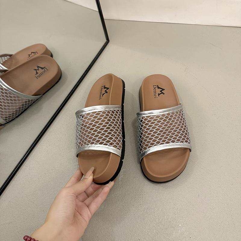 Fashion Shoes Women Slippers Summer Platform Pantofle Fretwork Heels Slides Soft 2025 Flat Round Toe Slippers Women Summer Female Shoes