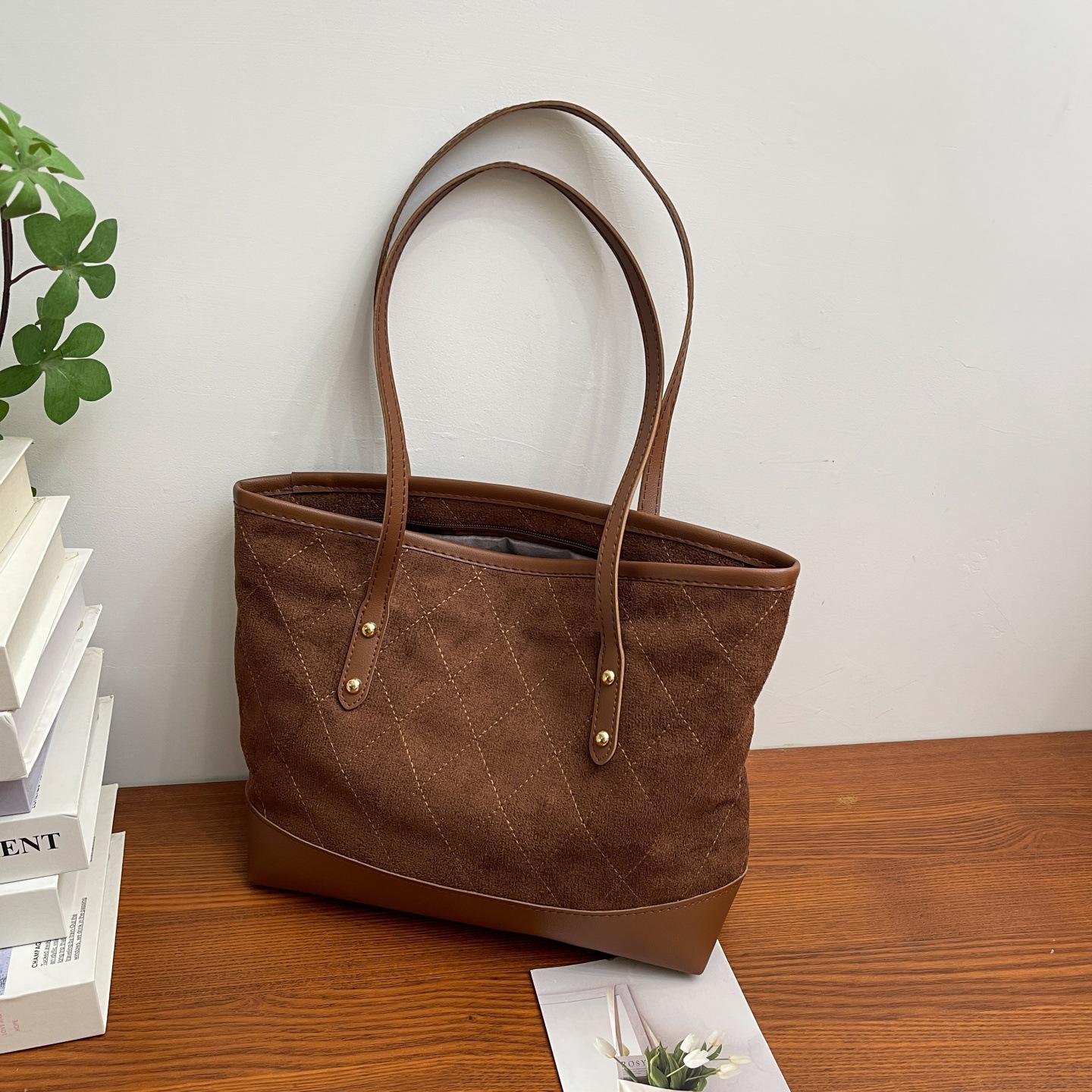 

Fashion shoulder bag contrasting color large capacity tote casual personality shoulder tote bag cute atmosphere tote bag