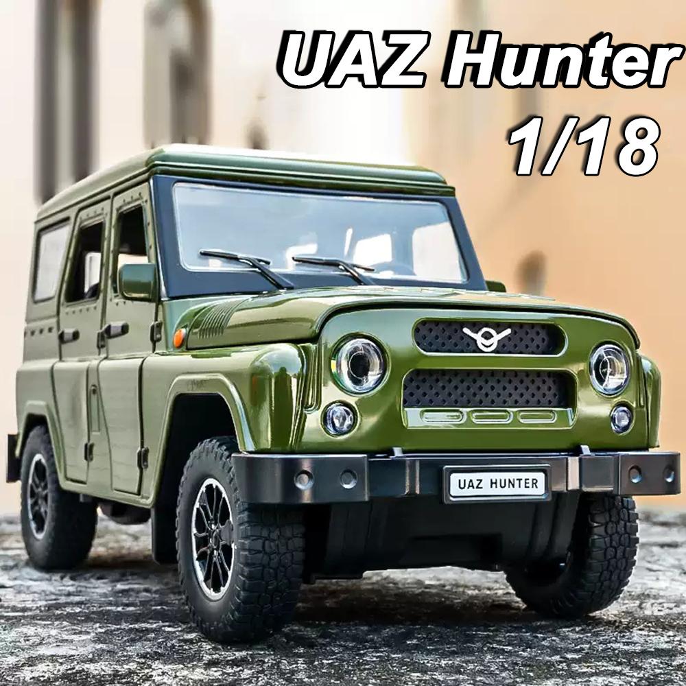 1:18 Russia UAZ Hunter Travelers Alloy Model Diecast Toys Cars Doors Opened Sound Light Pull Back Vehices Gifts Decorative Items