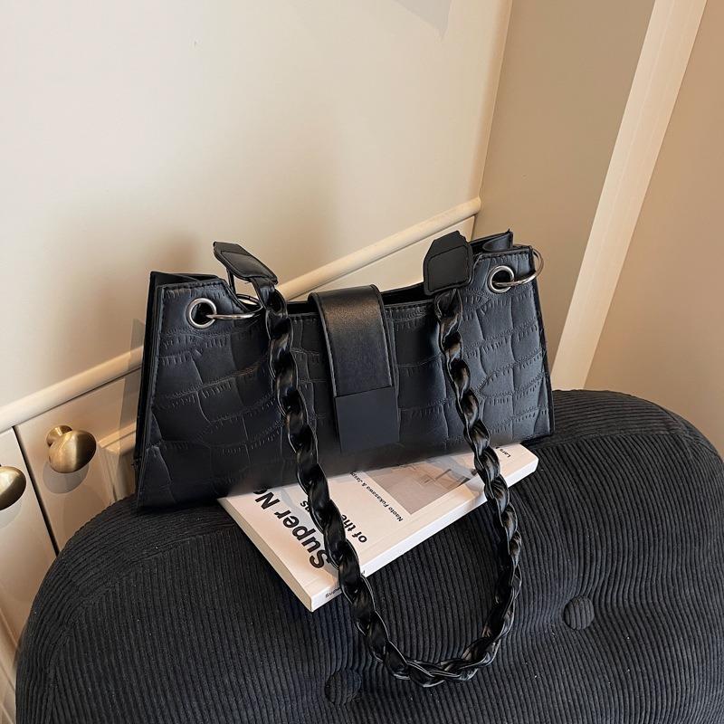 Retro underarm bag niche design advanced texture shoulder baguette bag autumn new versatile