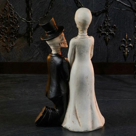 Skeleton Bride And Groom Figurine Gothic Resin Skull Wedding Couple Statue Gothic Desktop Sculpture for Day of The Dead Home Decor