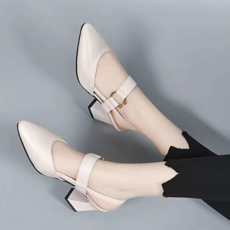 

Pointed sandals women s thick heel with sandals Pointed temperament medium heel sandals 35 білий