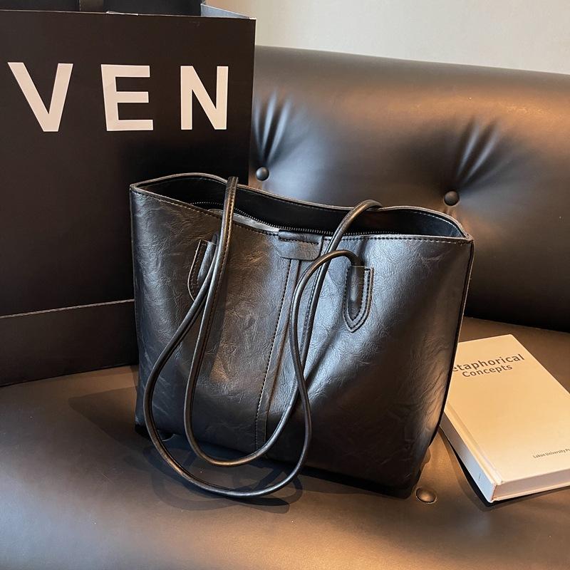 Fashion Tote Bag Women's New Commuting Large-capacity Shoulder Bag