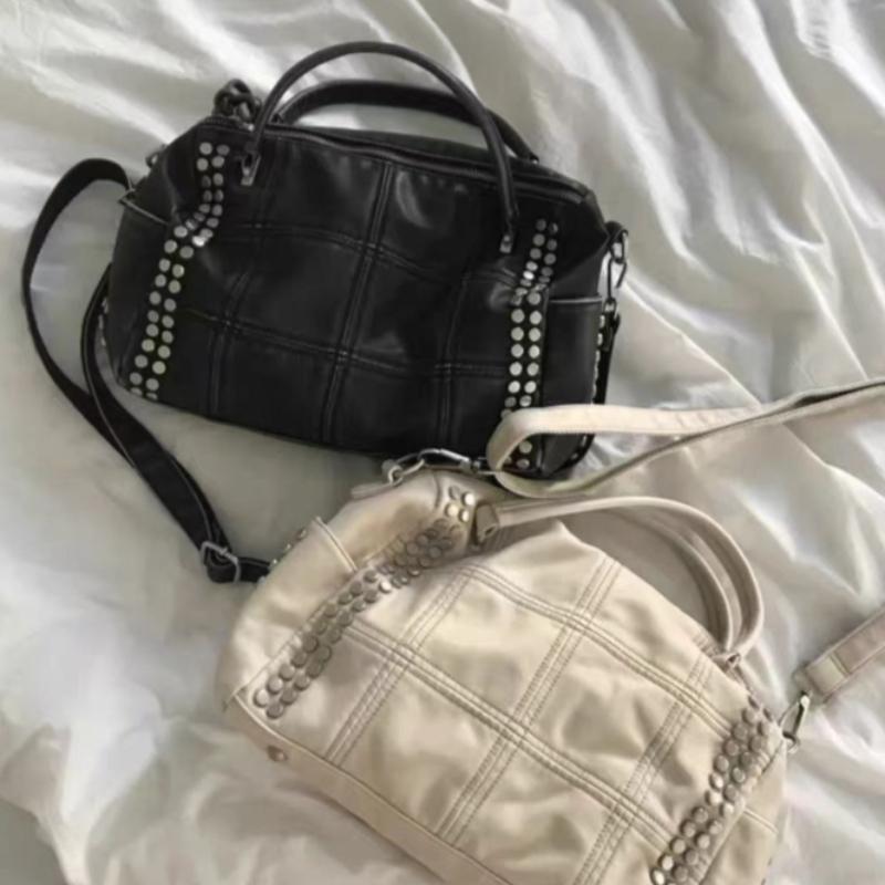 2026 Neue Mode Retro Stil Metallnieten Tragetasche Damen Handtasche Große Kapazität Motorradtasche Abnehmbarer Schultergurt