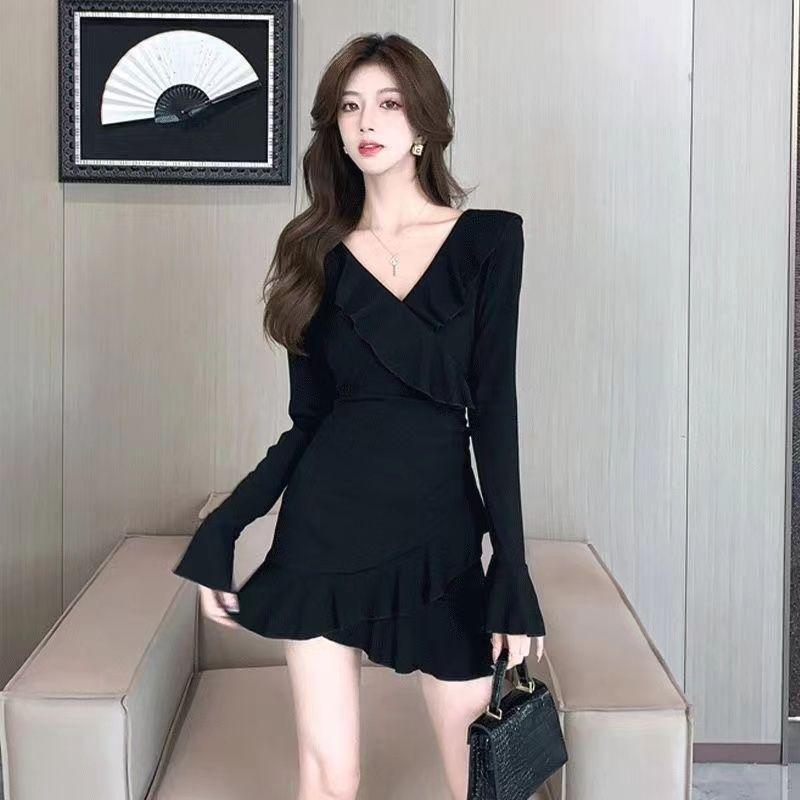 

Spring and Autumn New V-Neck Knitted Dress Women s Lotus Leaf Edge Trumpet Sleeve Slim French Small Black Dress Pure Tide S чёрный