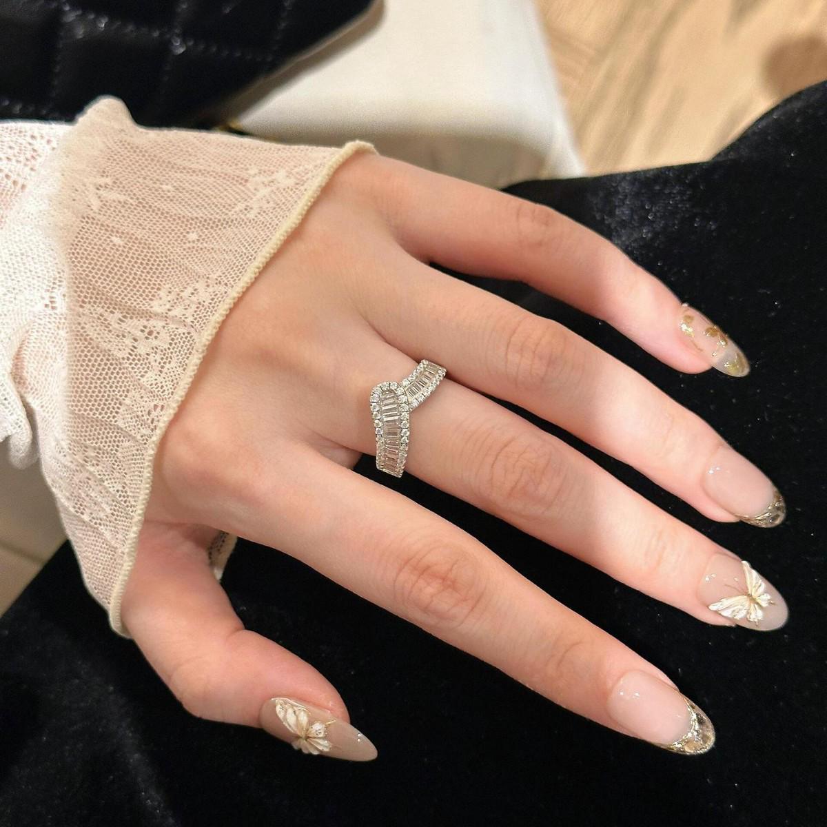 Elegant French Zirconia Curved Open Ring - Exquisite High-End Style, Versatile and Cool Design