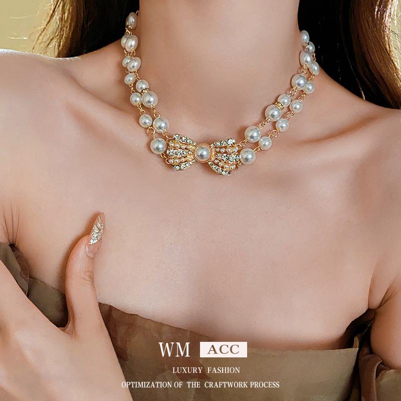 Naszyjnik z kwiatem z cyrkonii w stylu retro - Łańcuszek na obojczyk w stylu light luxury