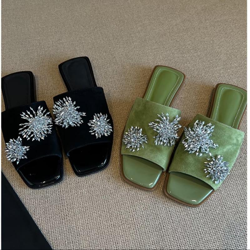 New Versatile Flat Flip-flops for Women In Niche One-piece Shoes