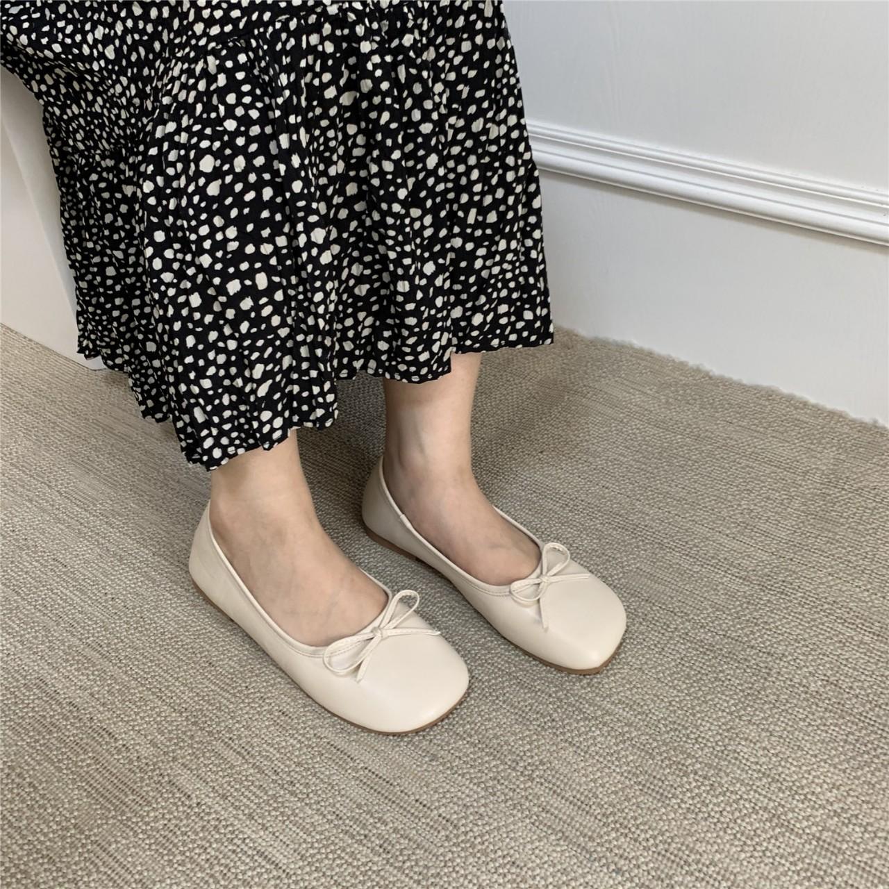 

Happyfeeling new Korean retro sweet versatile round head bow shallow mouth soft bottom flat grandma shoes 40