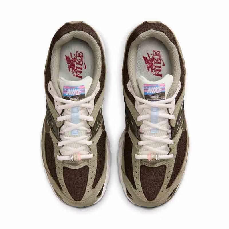 Nike Women's AIR MAX MOTO 2K Sneakers