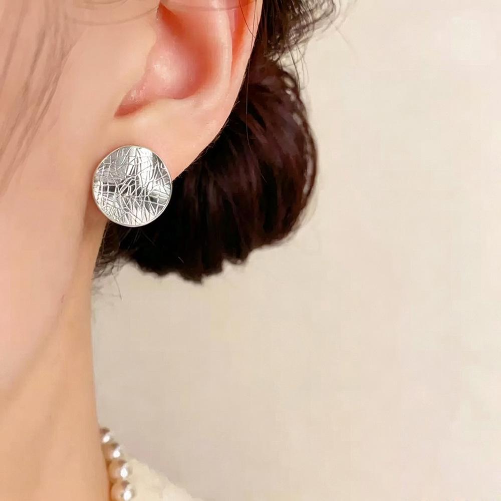 Elegant Round Pleated Line Earrings: Unique Design for Women, Exquisite High-End Style Jewelry