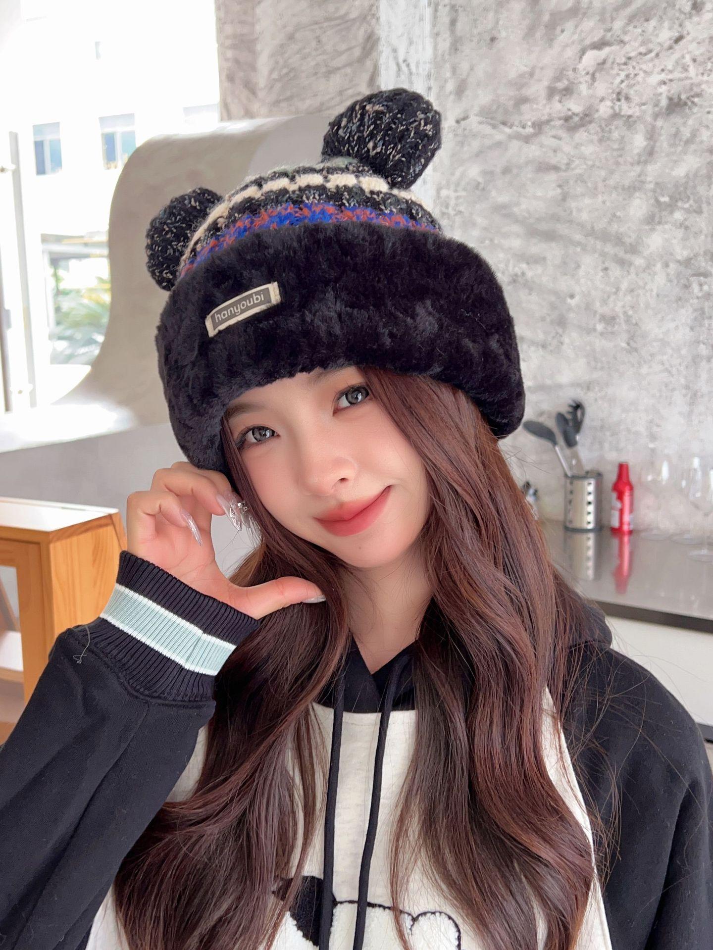

Autumn and winter hat women s double-layer color matching Christmas gift cute bear ears knitted thickened warm ear protective wool hat M（56-58cm） чорний