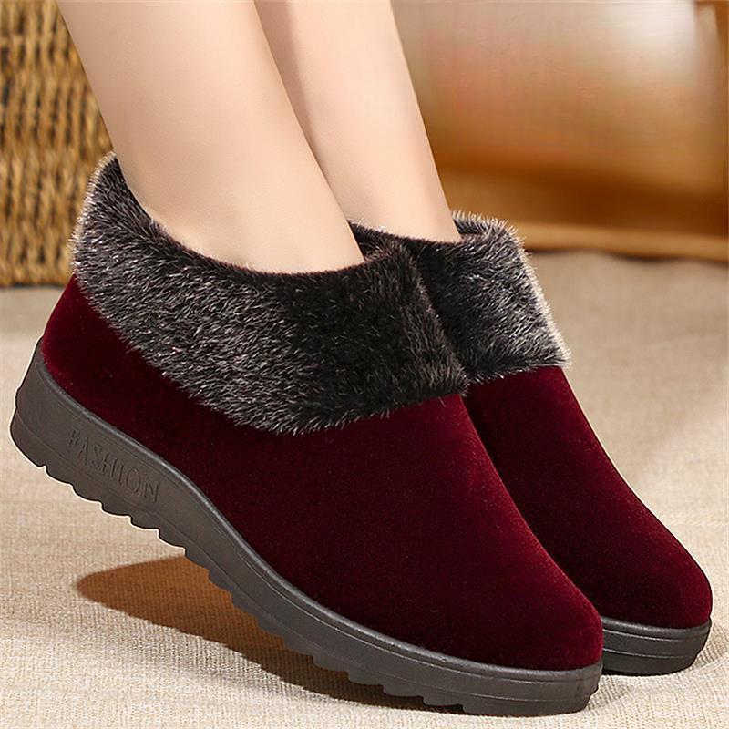 Autumn and Winter Women's Cotton Shoes: Warm Flat-Bottomed Mother Short Boots with Velvet Lining
