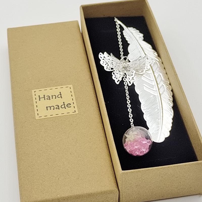 Popular Chinese Metal Feather Bookmark with Dried Flower and Butterfly Design - Perfect Teacher's Day Gift