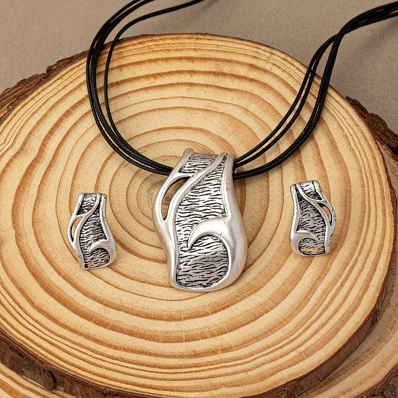 

Винтажный геометрический комплект сережек и ожерелий серебряный