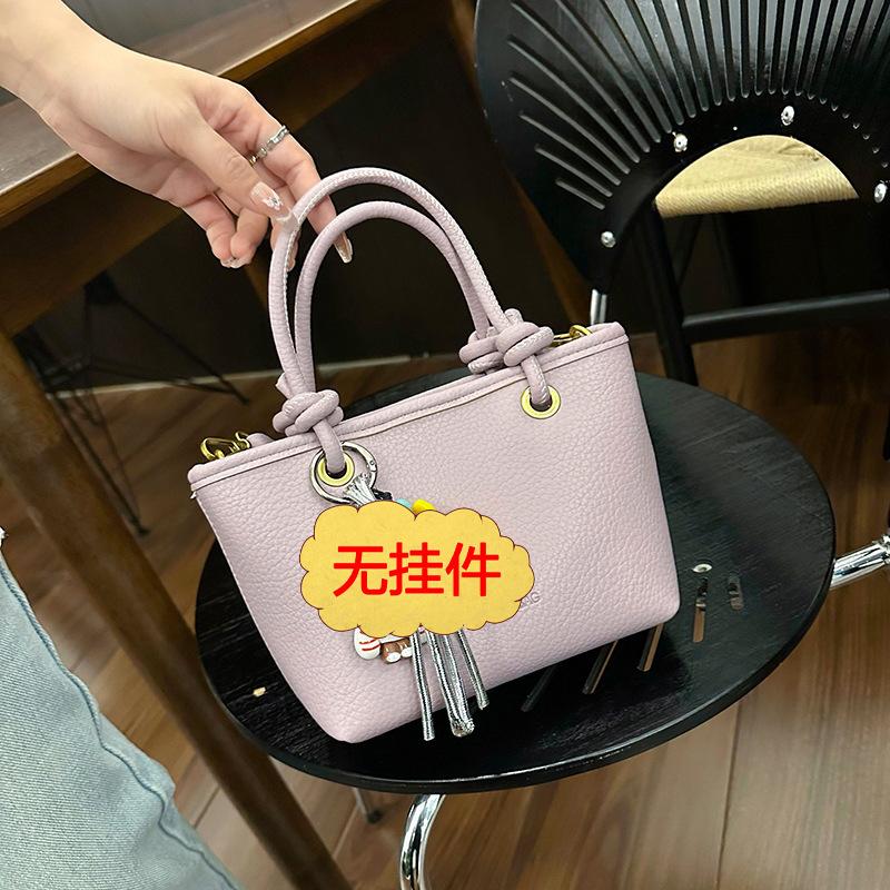 

Stylish high-end hand bucket bag, simple and versatile shoulder bag in summer, trendy niche design messenger bag