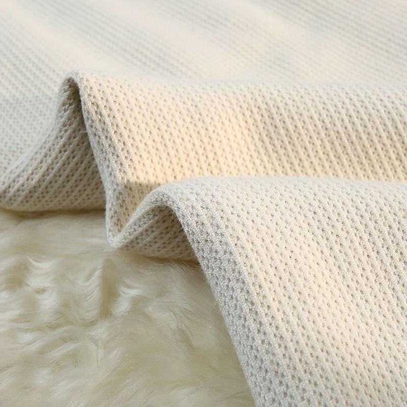 Вязаная юбка средней длины для женщин осенью и зимой. Плюшевая юбка с разрезом на спине — фото 7