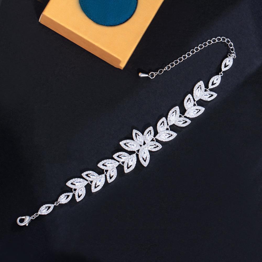 Full Diamond Leaf Jewelry Ladies Luxury Cube Zircon Flower Adjustable Bracelet