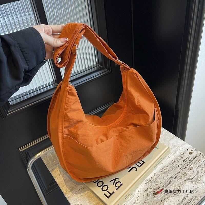 Waterproof Nylon Cloth Bag Messenger Bag New Versatile Dumpling Bag Simple Large Capacity Student Class Shoulder Bag