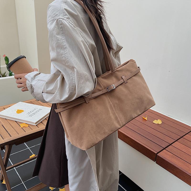 Large capacity casual temperament commuter tote bag 2025 trendy women's Korean version ins shoulder bag fashion trendy high sense