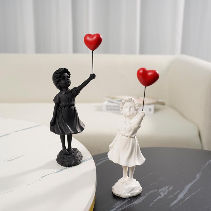 Banksy Balloon Girl Figure Aesthetic Statues Resin Art Designer Crafts Sculptur Luxury Living Room DecorationDesk Accessories