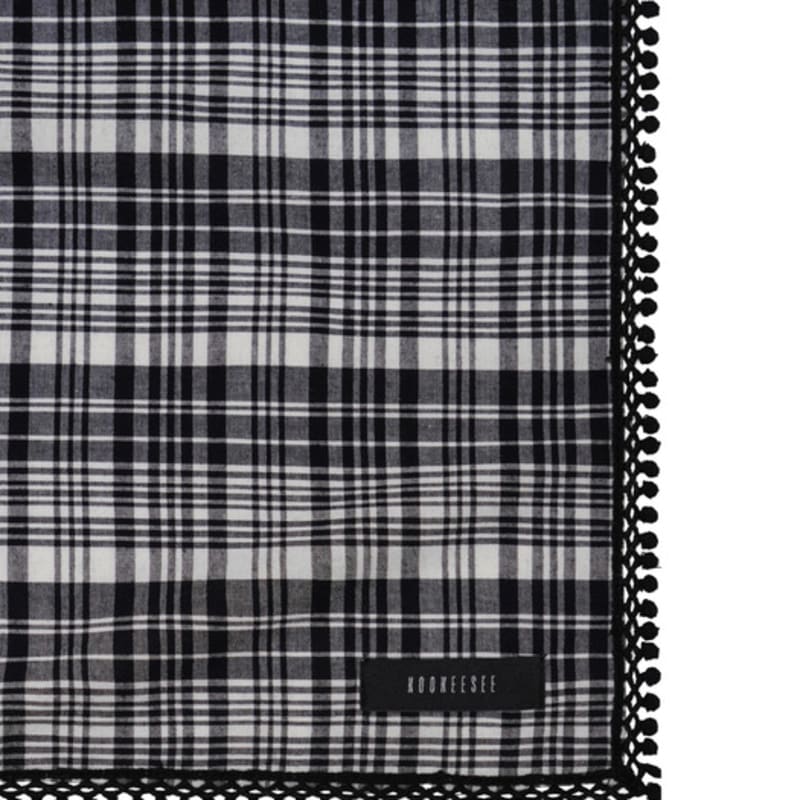 KOOKEESEE Check Lace Scarf (black)