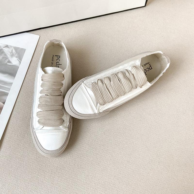 Yuanlitong 2025 new Spanish niche shoes, satin little white shoes, women's grape mother, the same sports shoes, college style