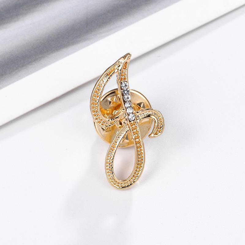 High-Precision Electroplated Vintage Alloy Brooch with Rhinestones