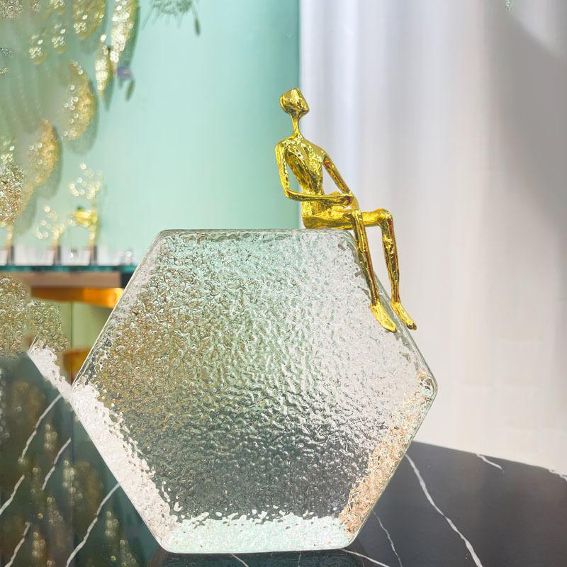 

Figures Statue Hexagonal Transparent Base Ornaments Desk Decoration Modern Character Sculpture Room Aesthetics Decor