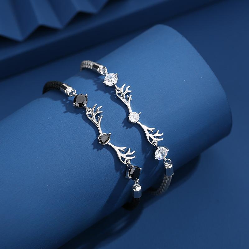 Original Yilu Has Your Couple's Korean Version of Simple and Fashionable Pair of Design Sense Woven Hand Rope Gift