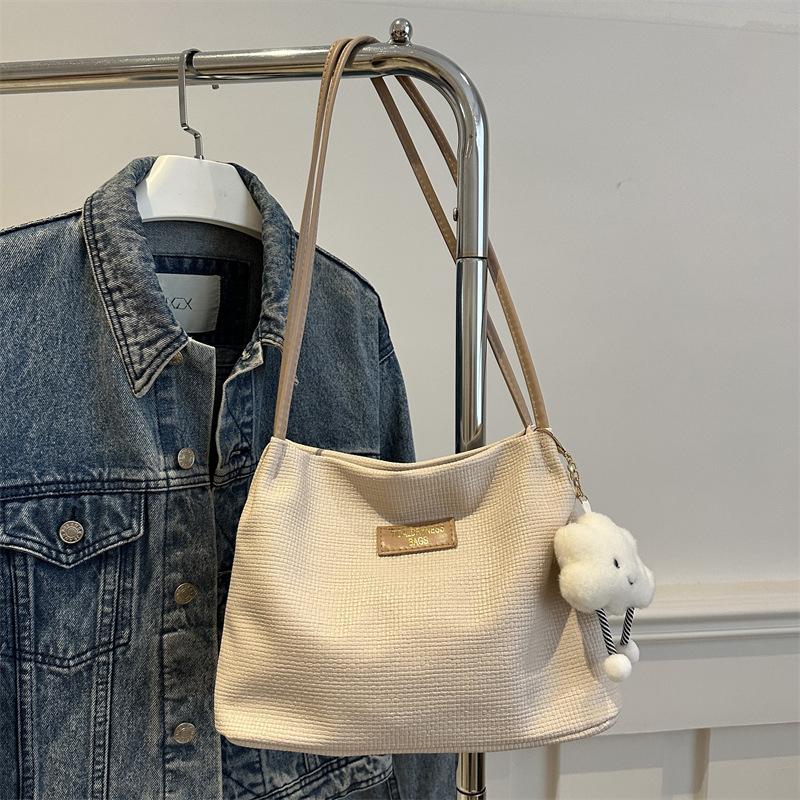 

Women PU Leather Top Handle Shoulder Bag with Small Pendant Fashion Solid Color Bucket Casual Commute Tote Bag ARI 28x12.5x21.5cm