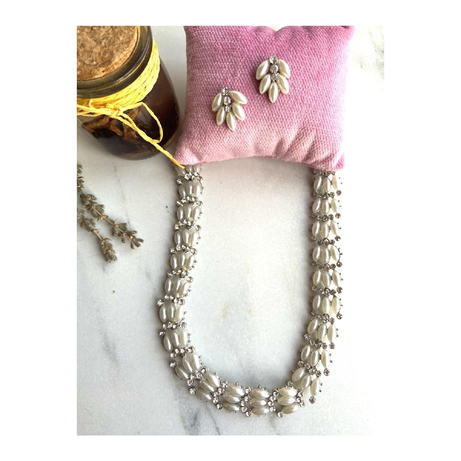 

Жемчужное ожерелье и серьги Жемчужный комплект