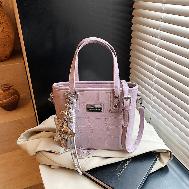 Popular portable bucket bag women's summer new niche shoulder bag to work commuter messenger bag