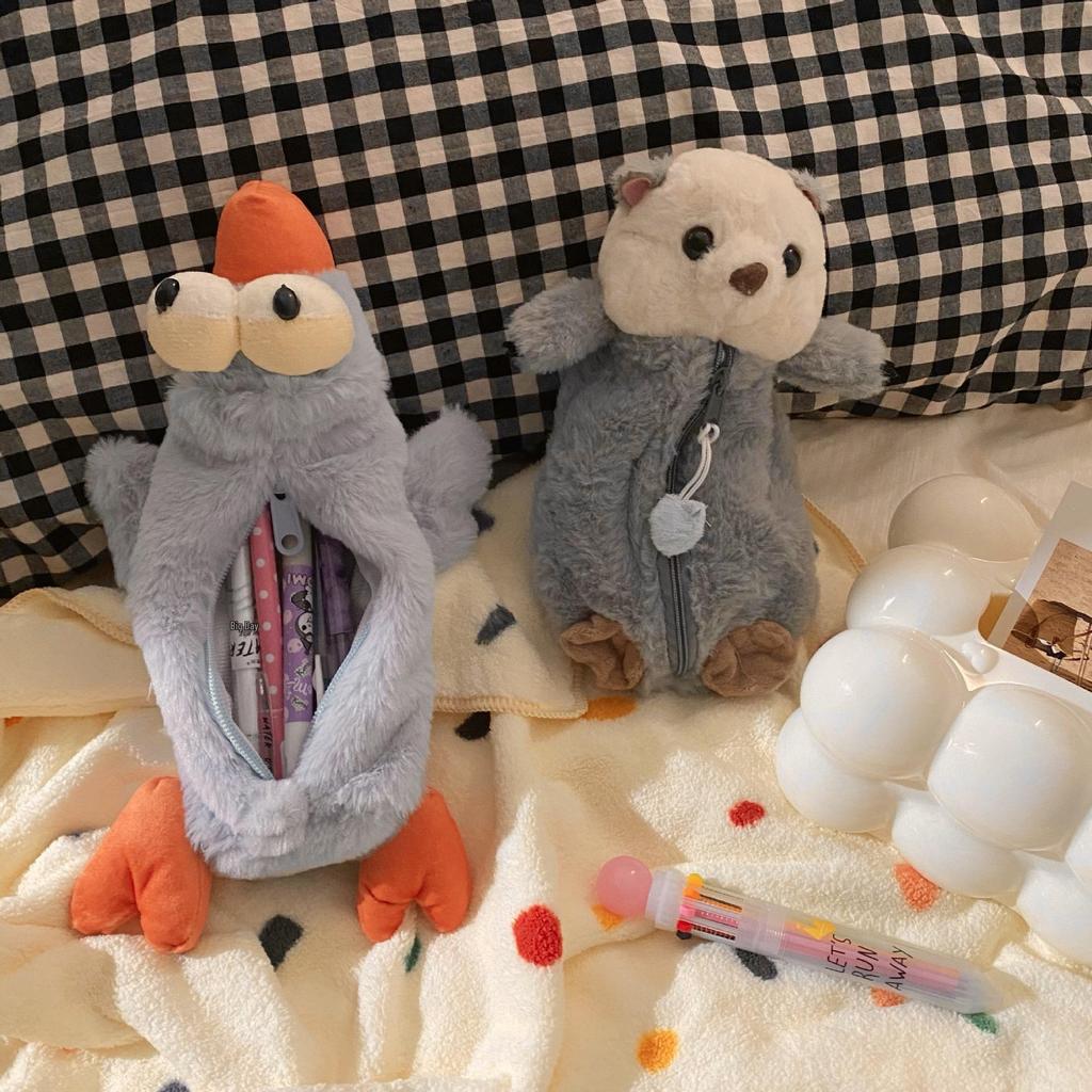 Kreativní plyšová panenka taška na psací potřeby: Roztomilé, měkké a léčivé pouzdro na tužky pro uskladnění.