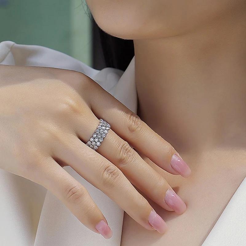 Huitan Delicate Women Ring Inlaid Shiny Round Cubic Zirconia for Party Daily Female Accessories Fashion Wedding Chic Jewelry